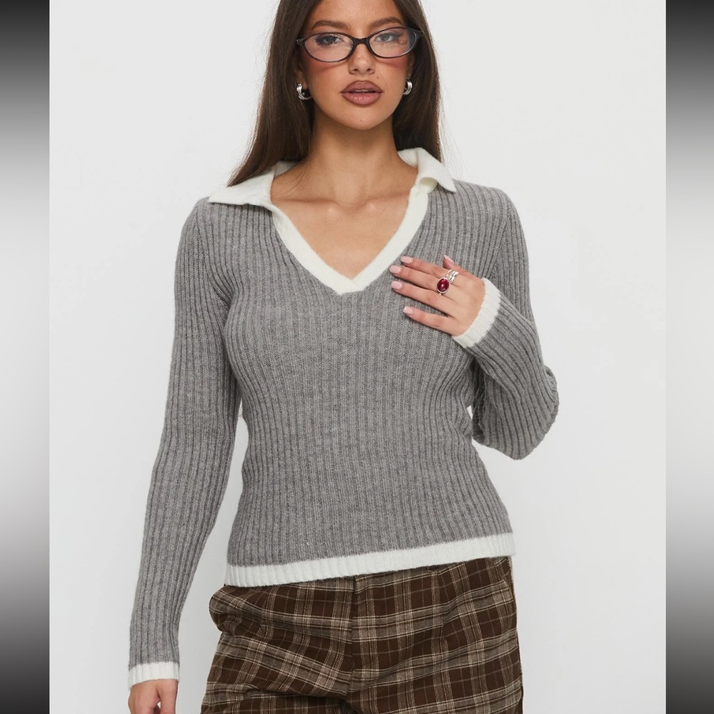 Princess Polly Gray V-Neck Ribbed Sweater - Picture 2 of 3